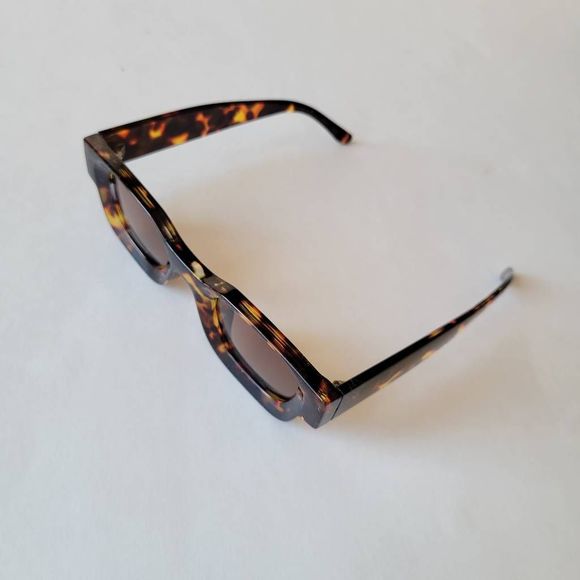 Retro Square Sunglasses Tortise Shell Frames Brown Lens with UV400 Protection - Picture 3 of 5